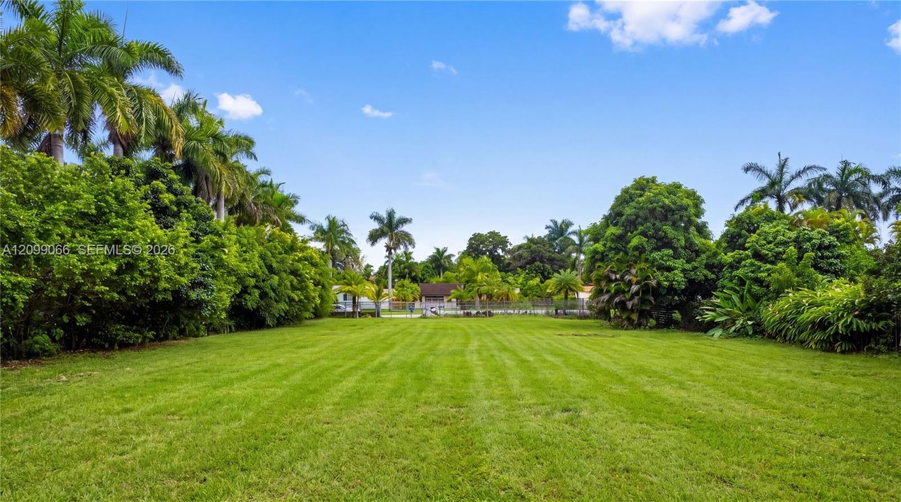 For Sale: $1,950,000 (0.80 acres)