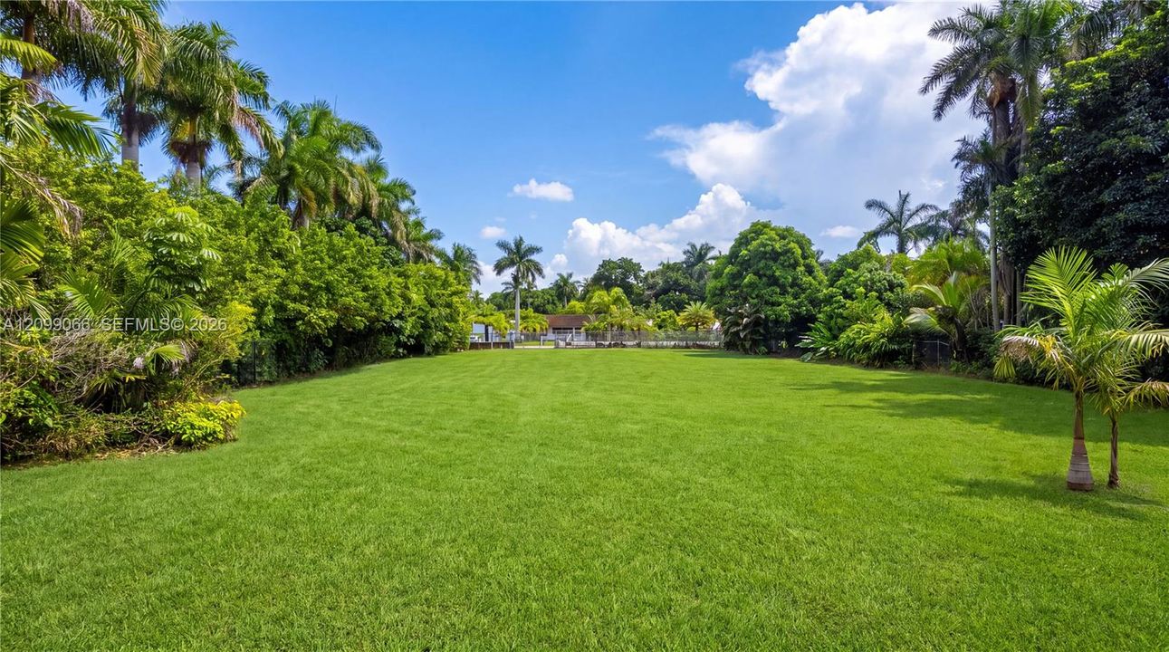 For Sale: $1,950,000 (0.80 acres)