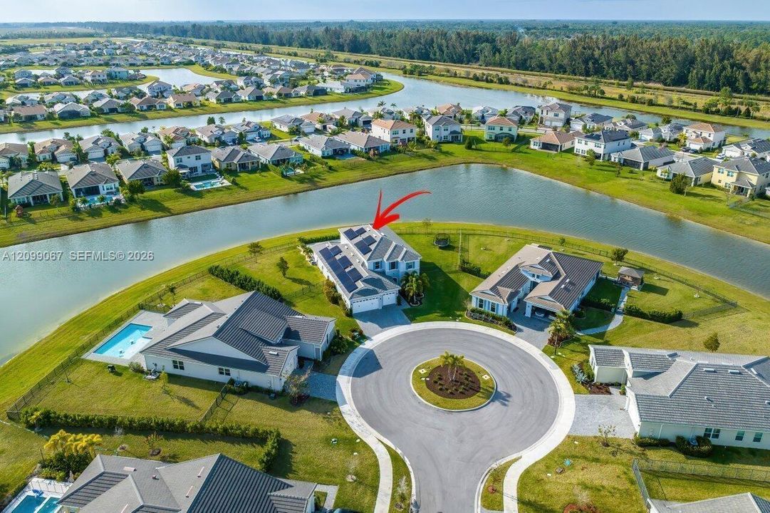 На продажу: $1,399,000 (6 спален, 4 ванн, 4082 Квадратных фут)