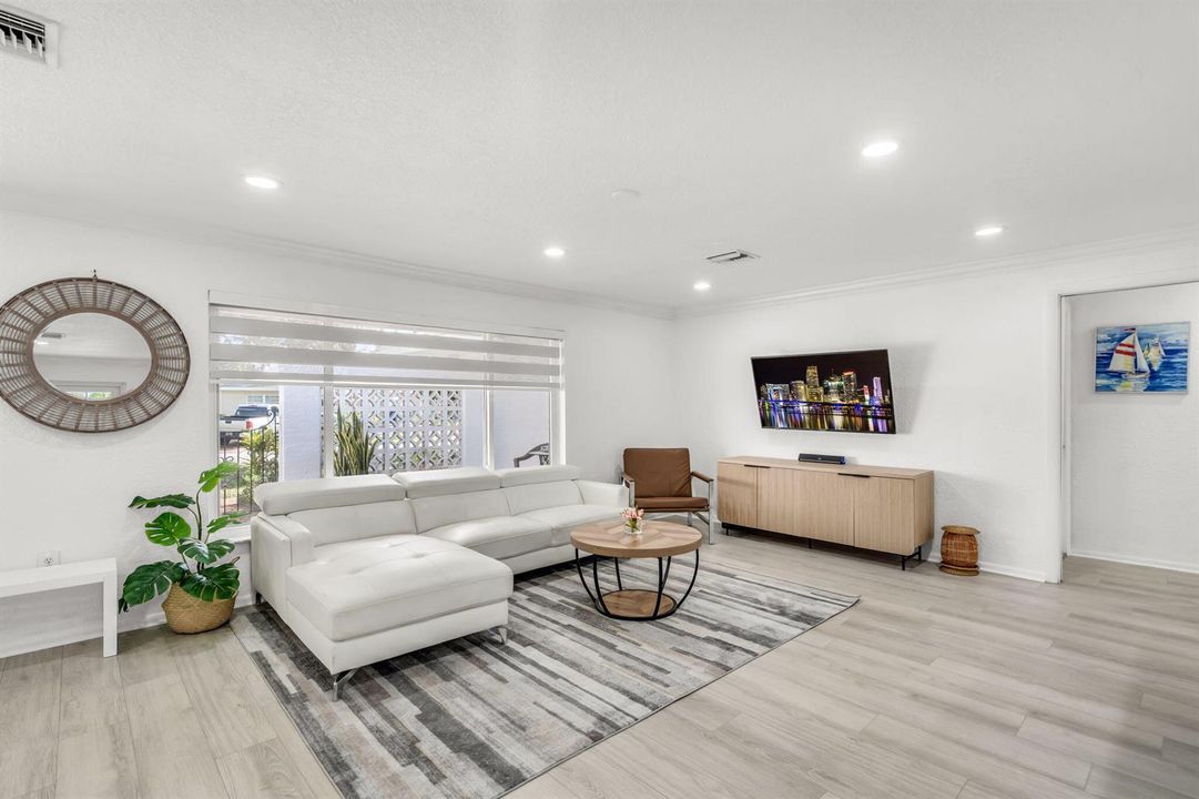 12-web-or-mls-421SW18th-5