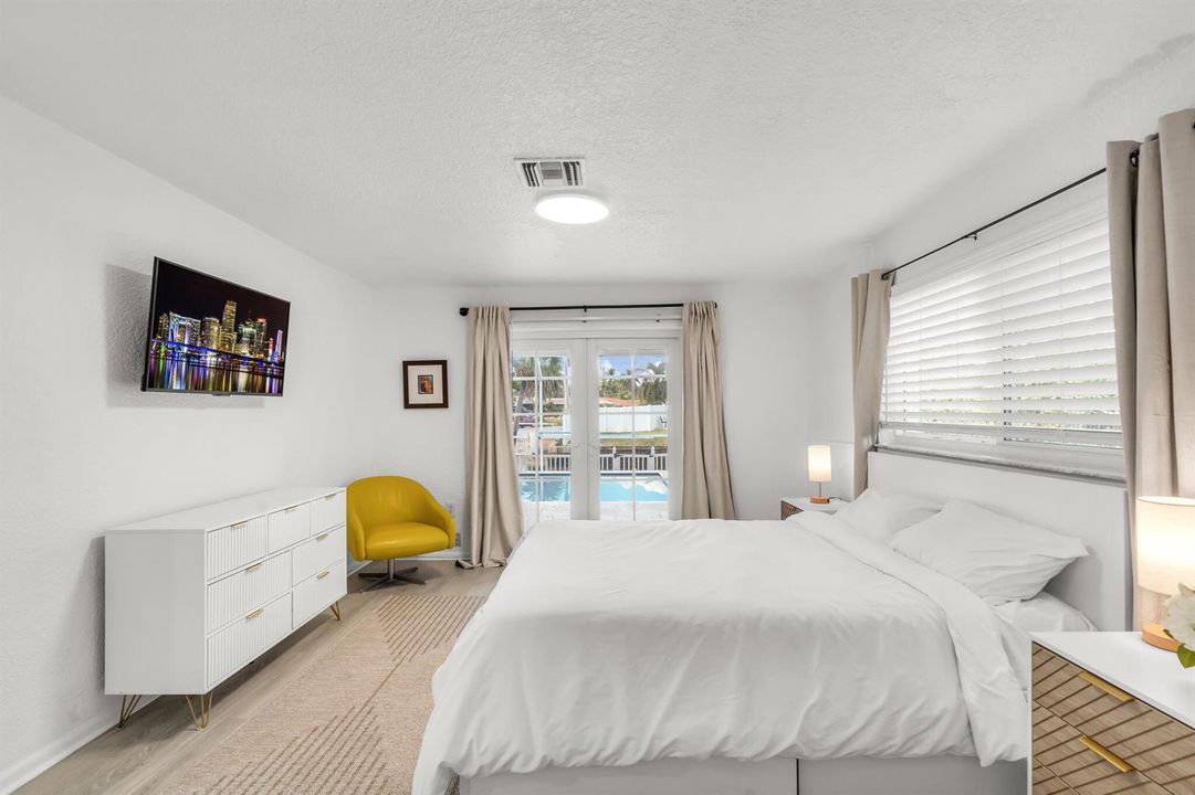 20-web-or-mls-421SW18th-13