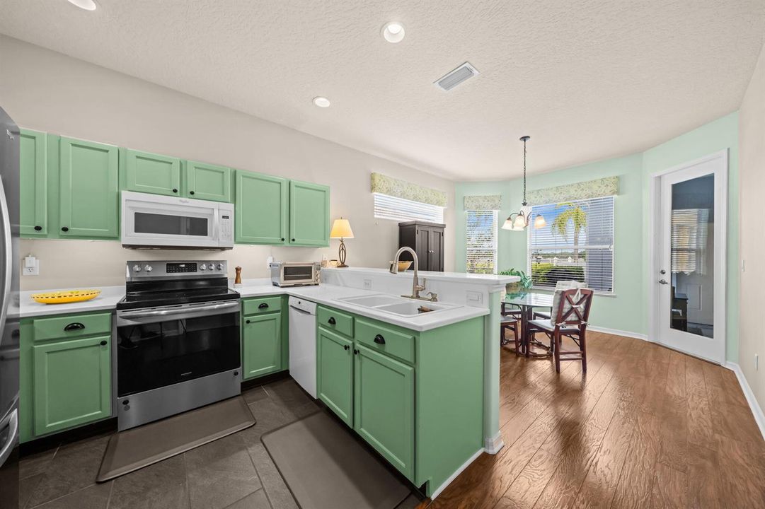25-web-or-mls-7558-15th-ln