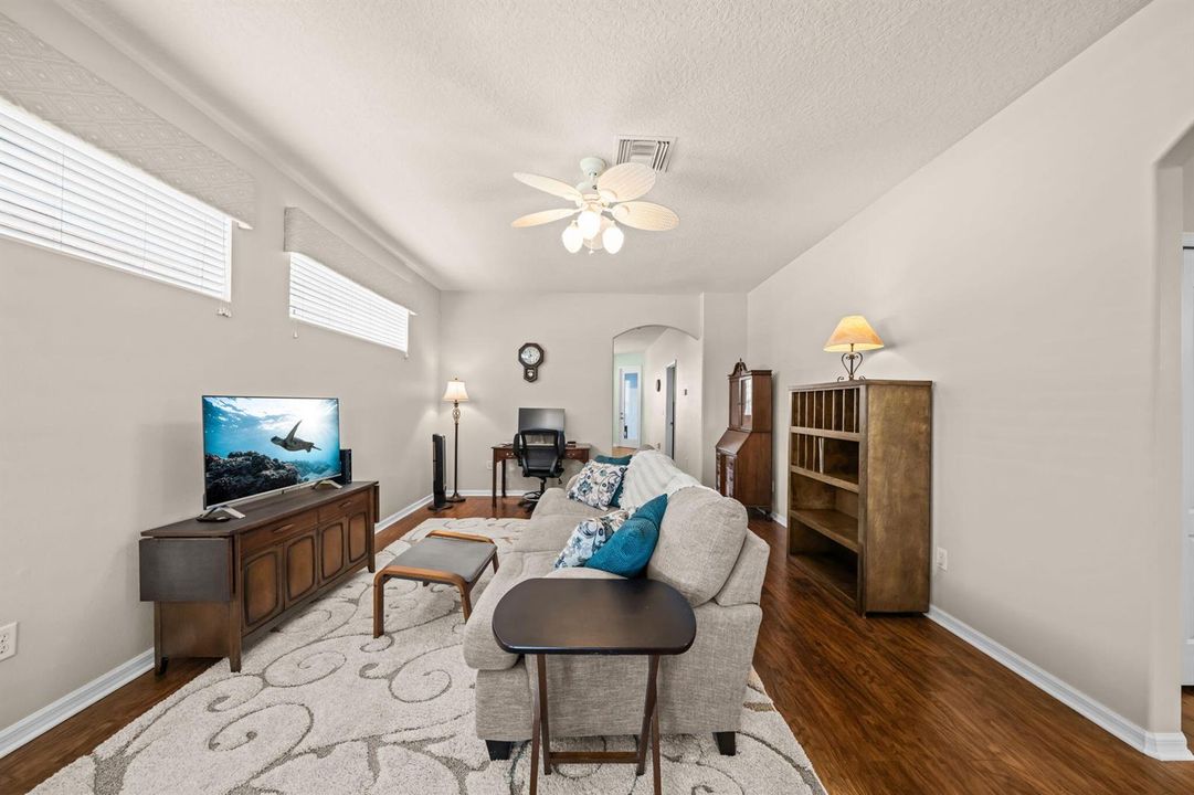 37-web-or-mls-7558-15th-ln