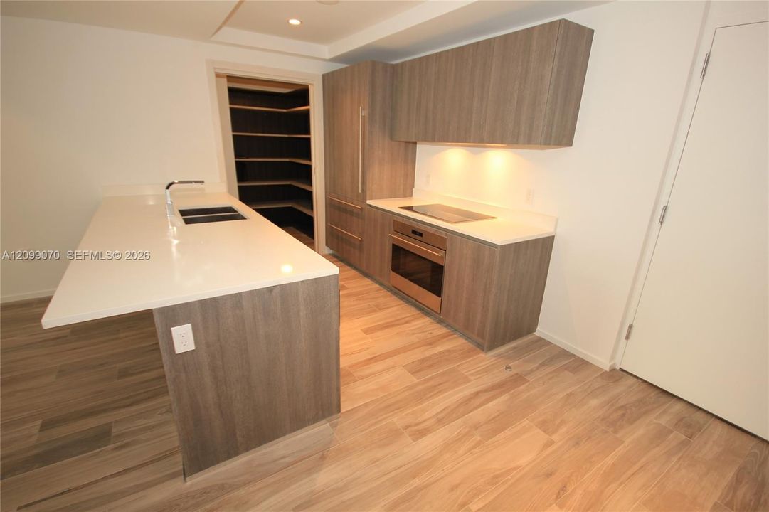 For Rent: $6,500 (2 beds, 2 baths, 1253 Square Feet)