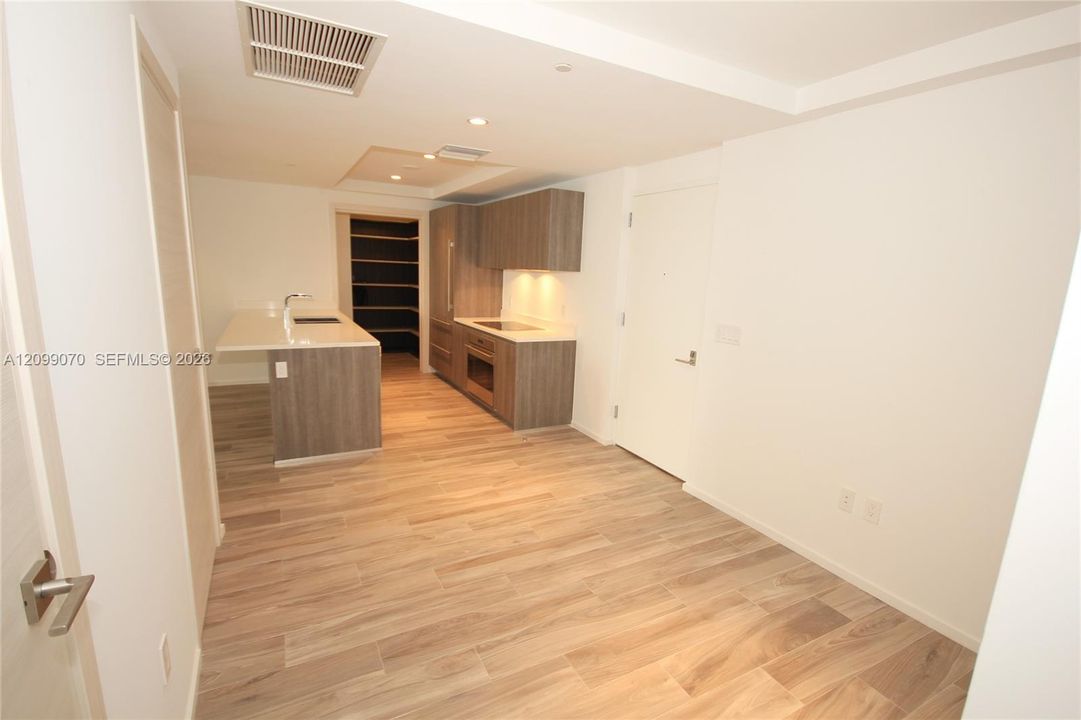 For Rent: $6,500 (2 beds, 2 baths, 1253 Square Feet)