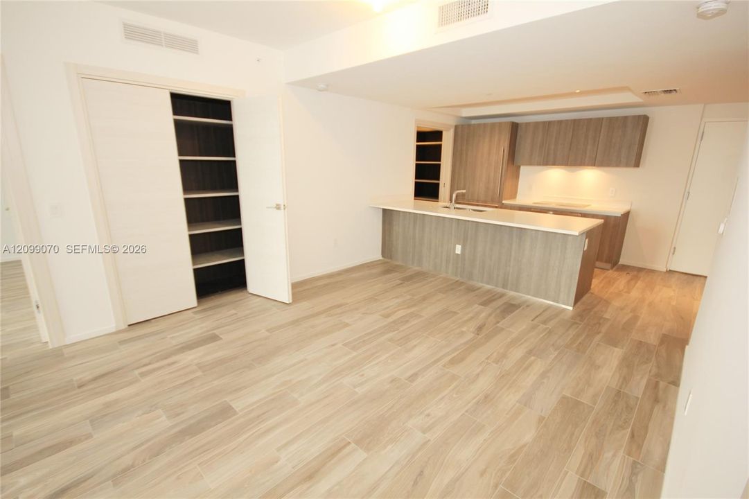 For Rent: $6,500 (2 beds, 2 baths, 1253 Square Feet)