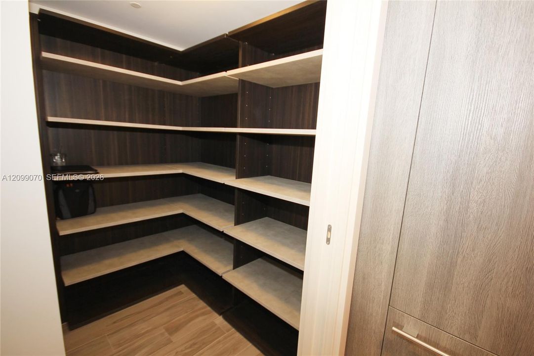 For Rent: $6,500 (2 beds, 2 baths, 1253 Square Feet)