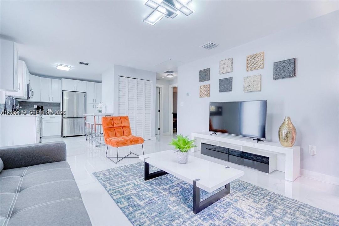 For Rent: $2,900 (2 beds, 1 baths, 1540 Square Feet)