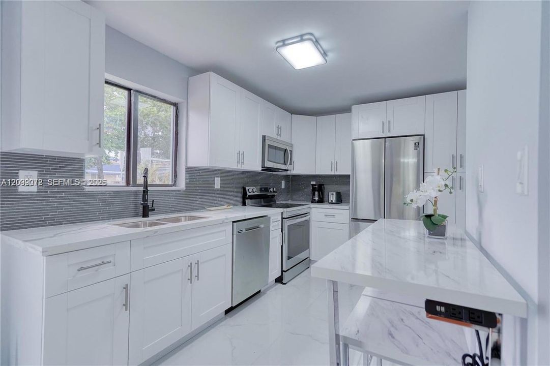 For Rent: $2,900 (2 beds, 1 baths, 1540 Square Feet)