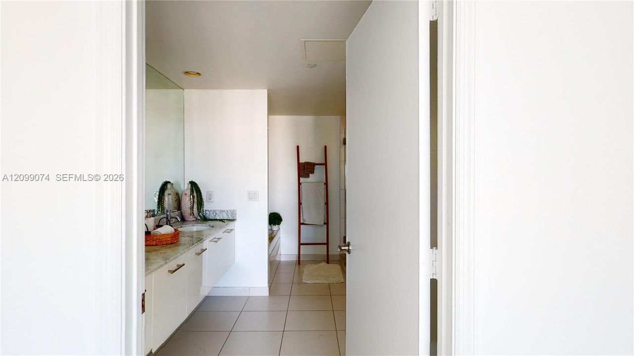 For Rent: $4,500 (2 beds, 2 baths, 1124 Square Feet)