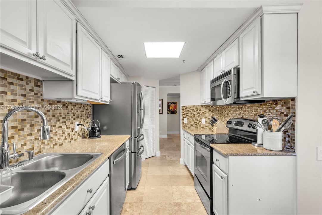 En Venta: $749,000 (2 camas, 2 baños, 1230 Pies cuadrados)