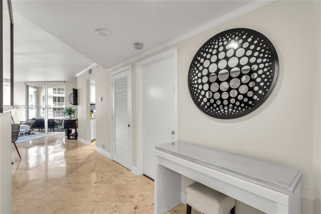 En Venta: $749,000 (2 camas, 2 baños, 1230 Pies cuadrados)