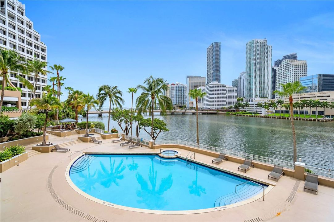 En Venta: $749,000 (2 camas, 2 baños, 1230 Pies cuadrados)