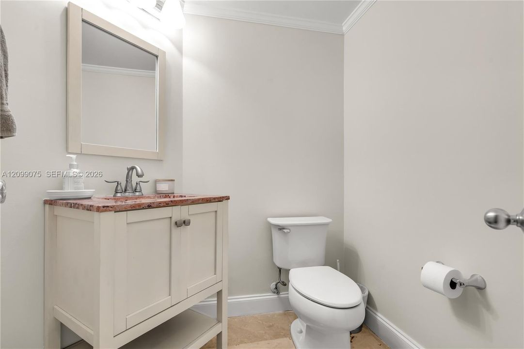 En Venta: $749,000 (2 camas, 2 baños, 1230 Pies cuadrados)
