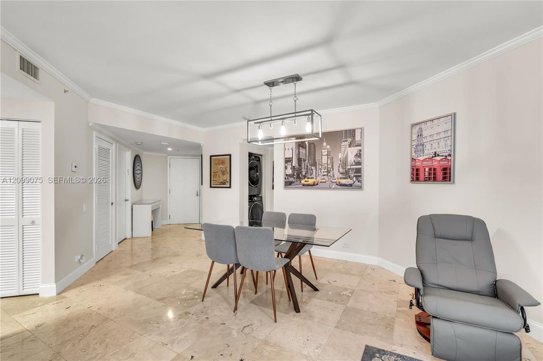 En Venta: $749,000 (2 camas, 2 baños, 1230 Pies cuadrados)