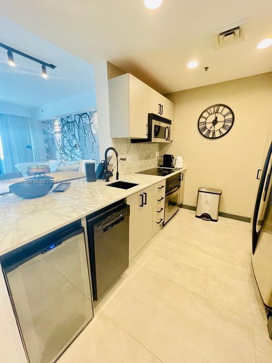 For Rent: $9,200 (2 beds, 2 baths, 1366 Square Feet)