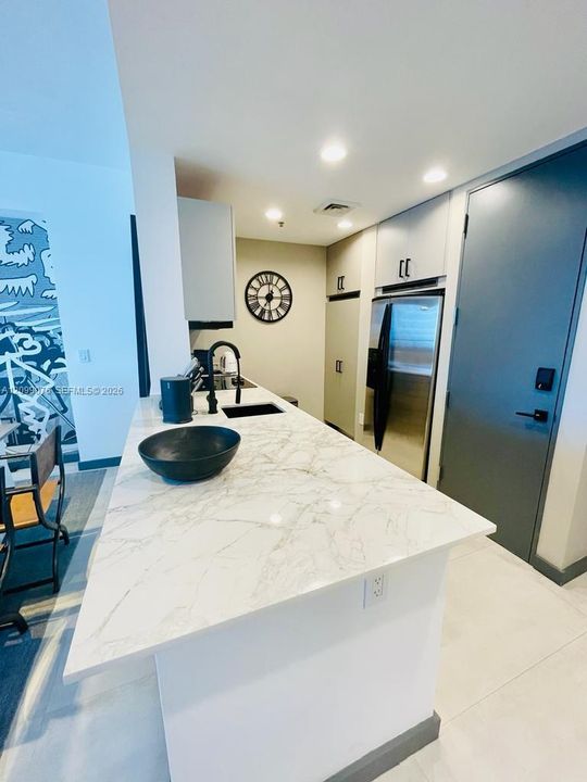 For Rent: $9,200 (2 beds, 2 baths, 1366 Square Feet)