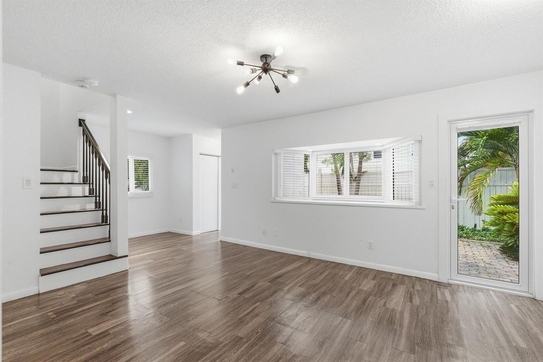 Unit2-Livingroom-B (1)