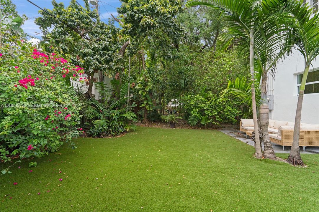 For Rent: $7,800 (4 beds, 2 baths, 2832 Square Feet)