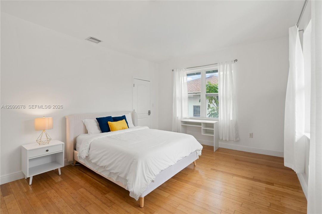 For Rent: $7,800 (4 beds, 2 baths, 2832 Square Feet)