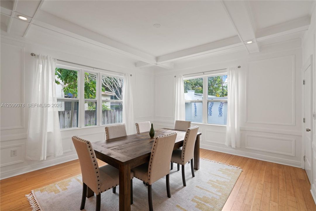 For Rent: $7,800 (4 beds, 2 baths, 2832 Square Feet)