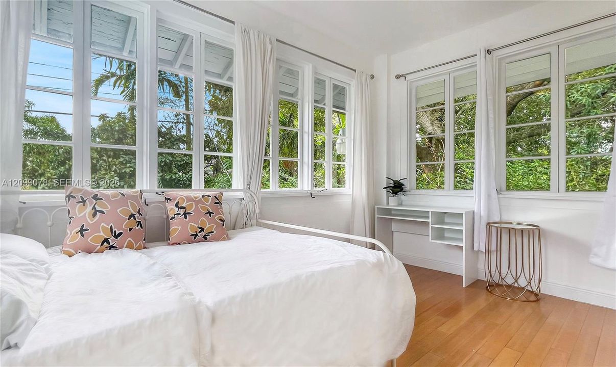 For Rent: $7,800 (4 beds, 2 baths, 2832 Square Feet)