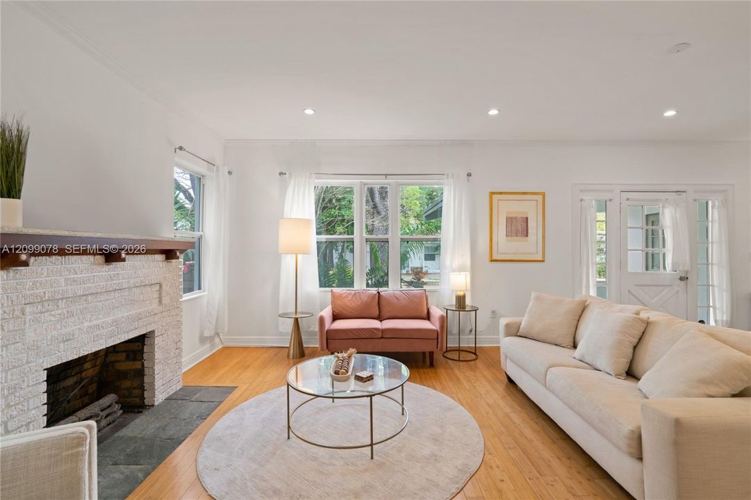 For Rent: $7,800 (4 beds, 2 baths, 2832 Square Feet)