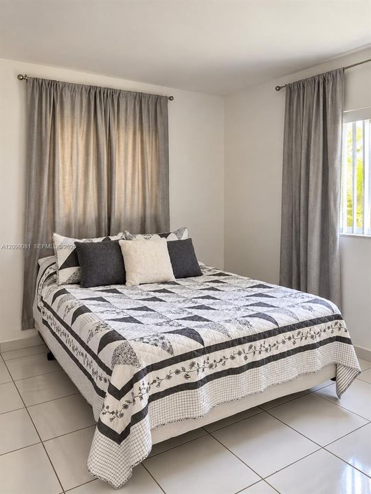 For Rent: $3,500 (4 beds, 2 baths, 1430 Square Feet)