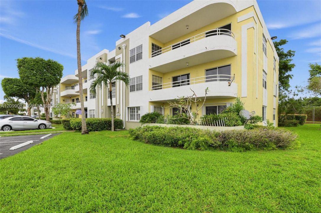 En Venta: $315,000 (2 camas, 2 baños, 1050 Pies cuadrados)