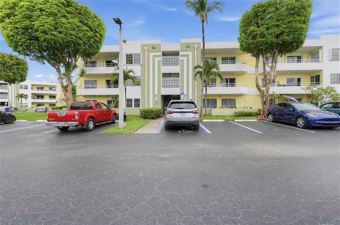 En Venta: $315,000 (2 camas, 2 baños, 1050 Pies cuadrados)