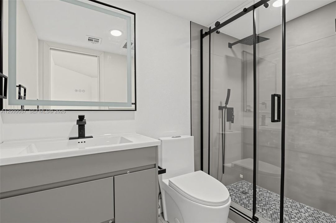En Venta: $315,000 (2 camas, 2 baños, 1050 Pies cuadrados)