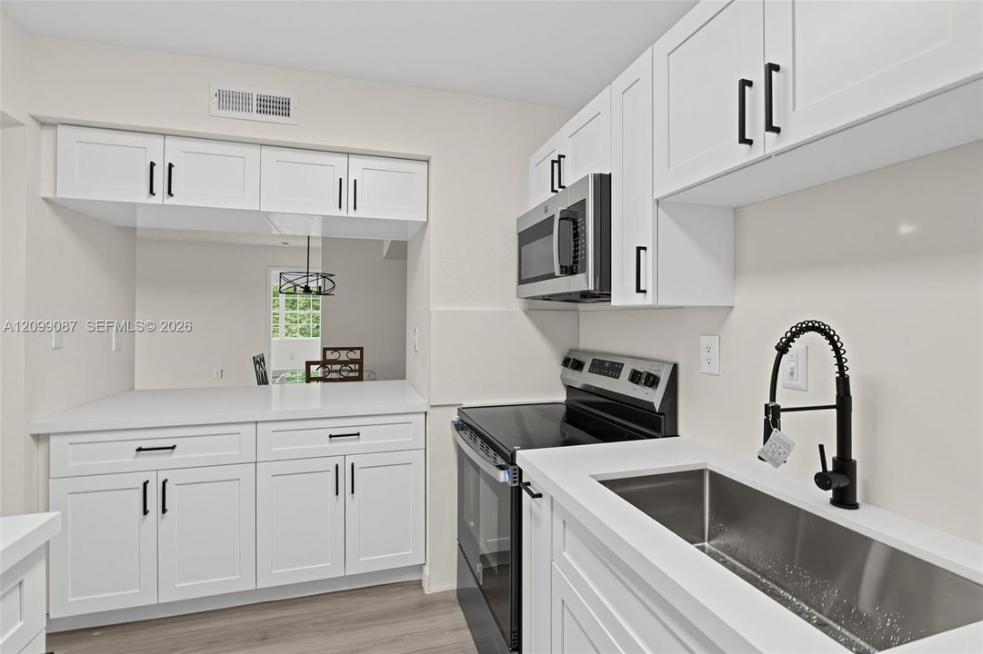 En Venta: $315,000 (2 camas, 2 baños, 1050 Pies cuadrados)