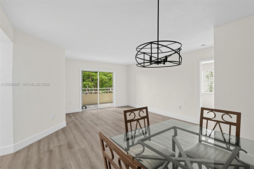 En Venta: $315,000 (2 camas, 2 baños, 1050 Pies cuadrados)