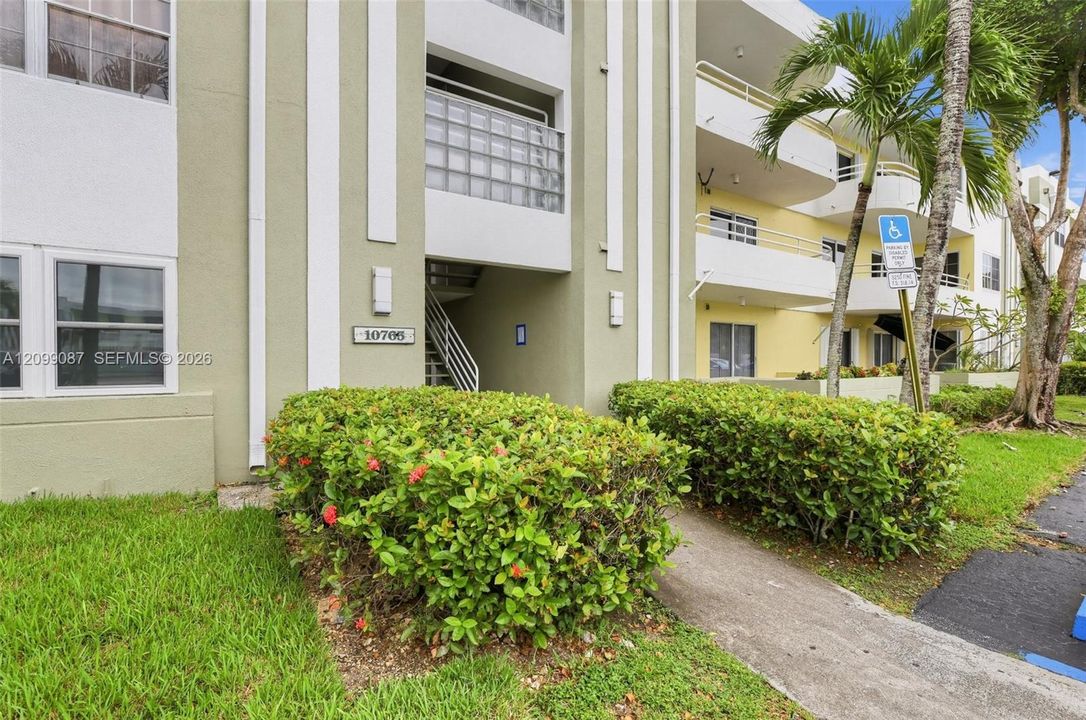 En Venta: $315,000 (2 camas, 2 baños, 1050 Pies cuadrados)