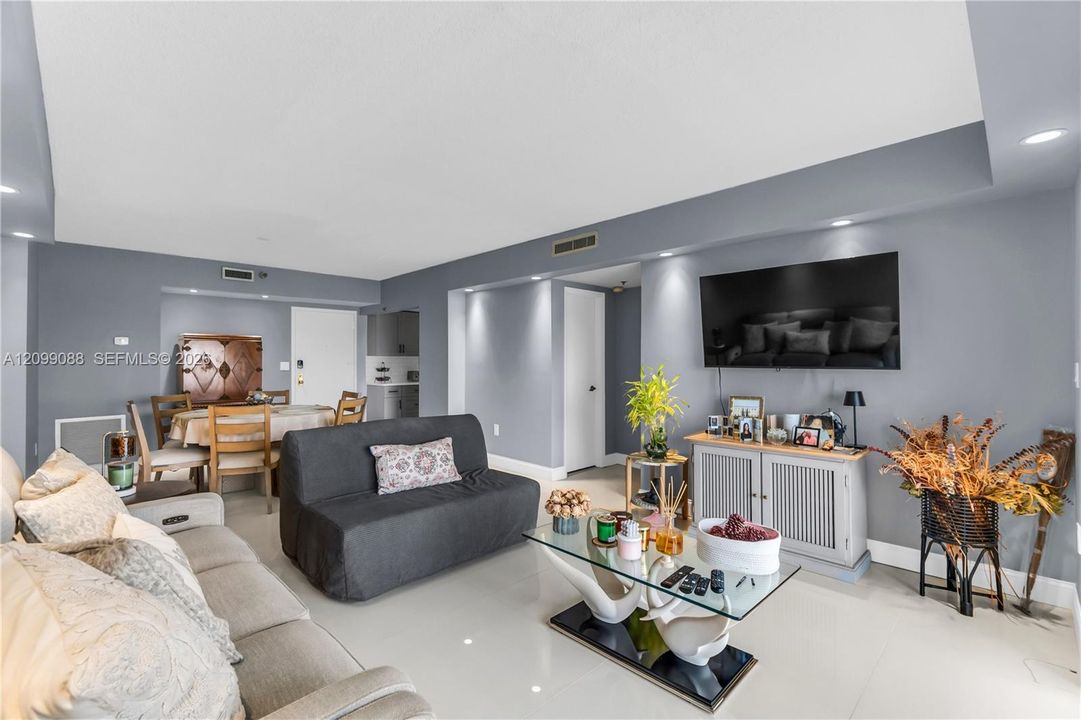 На продажу: $159,000 (1 спален, 1 ванн, 876 Квадратных фут)