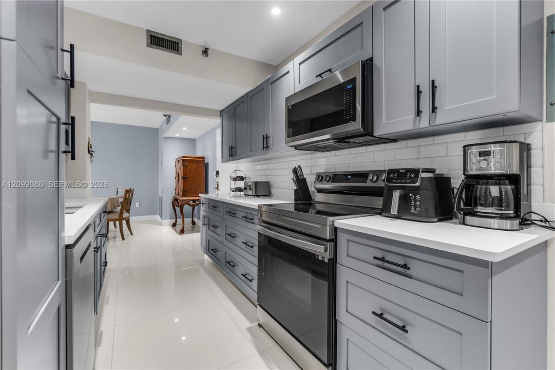 На продажу: $159,000 (1 спален, 1 ванн, 876 Квадратных фут)