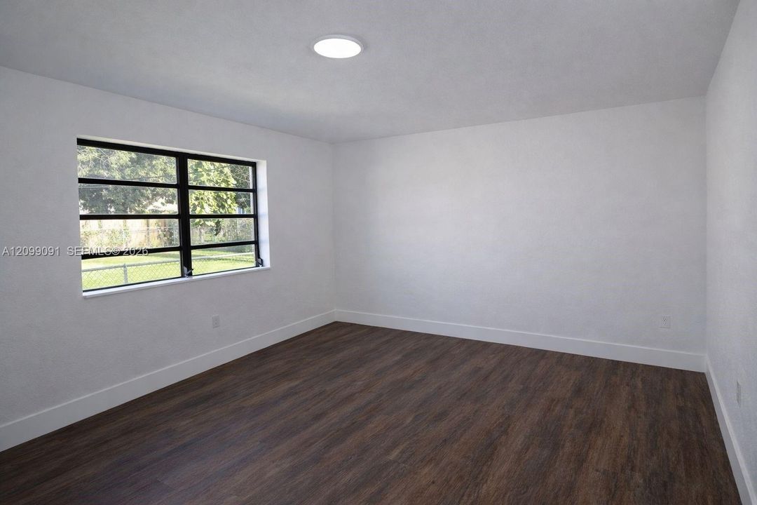 For Rent: $3,500 (3 beds, 1 baths, 1008 Square Feet)