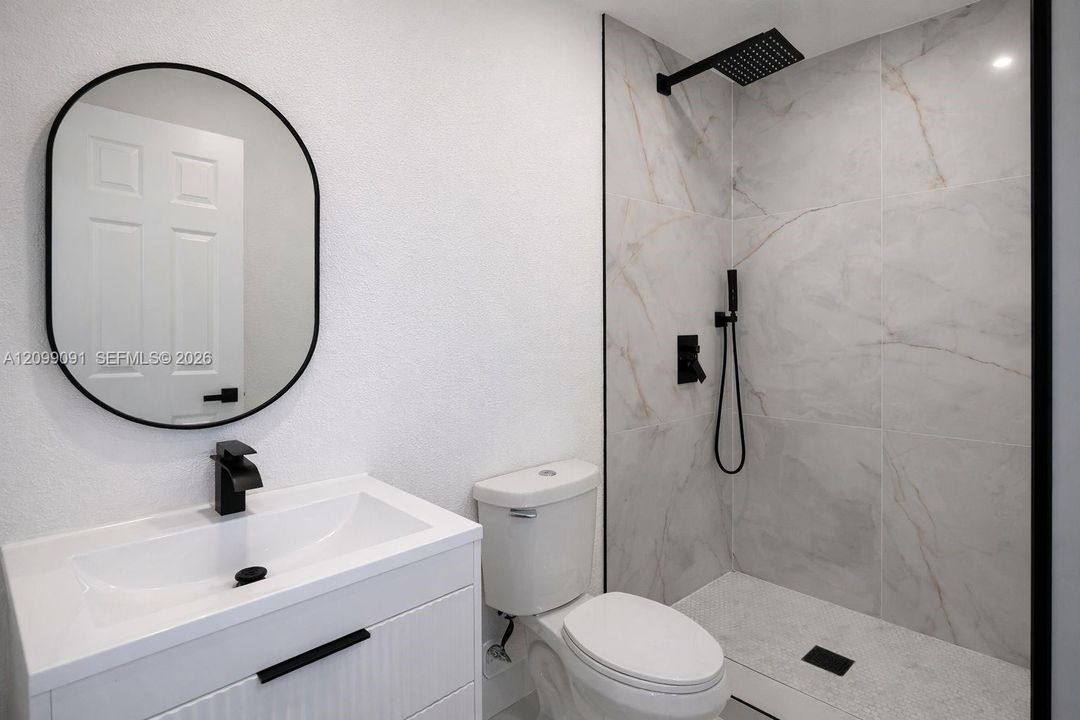 For Rent: $3,500 (3 beds, 1 baths, 1008 Square Feet)
