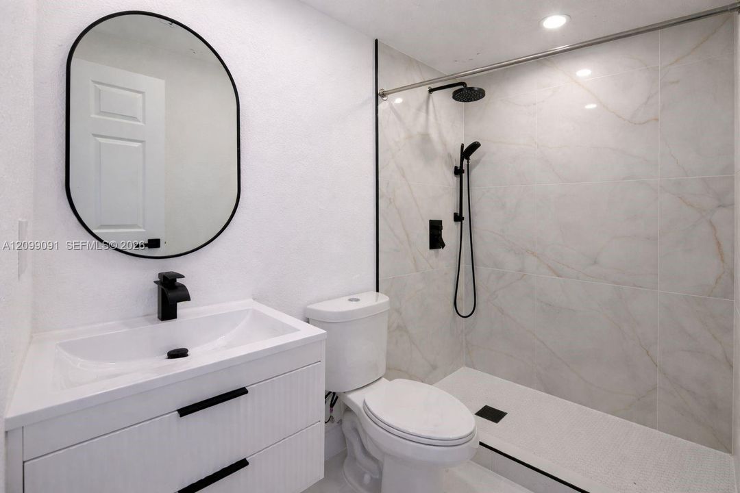 For Rent: $3,500 (3 beds, 1 baths, 1008 Square Feet)