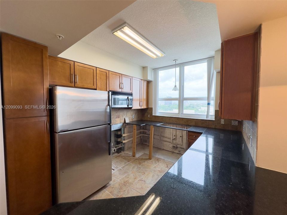 open eat-in kitchen