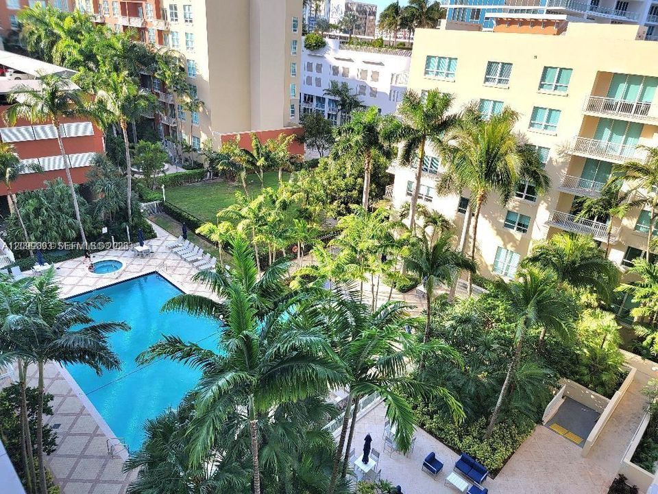 En Venta: $449,000 (2 camas, 2 baños, 1160 Pies cuadrados)