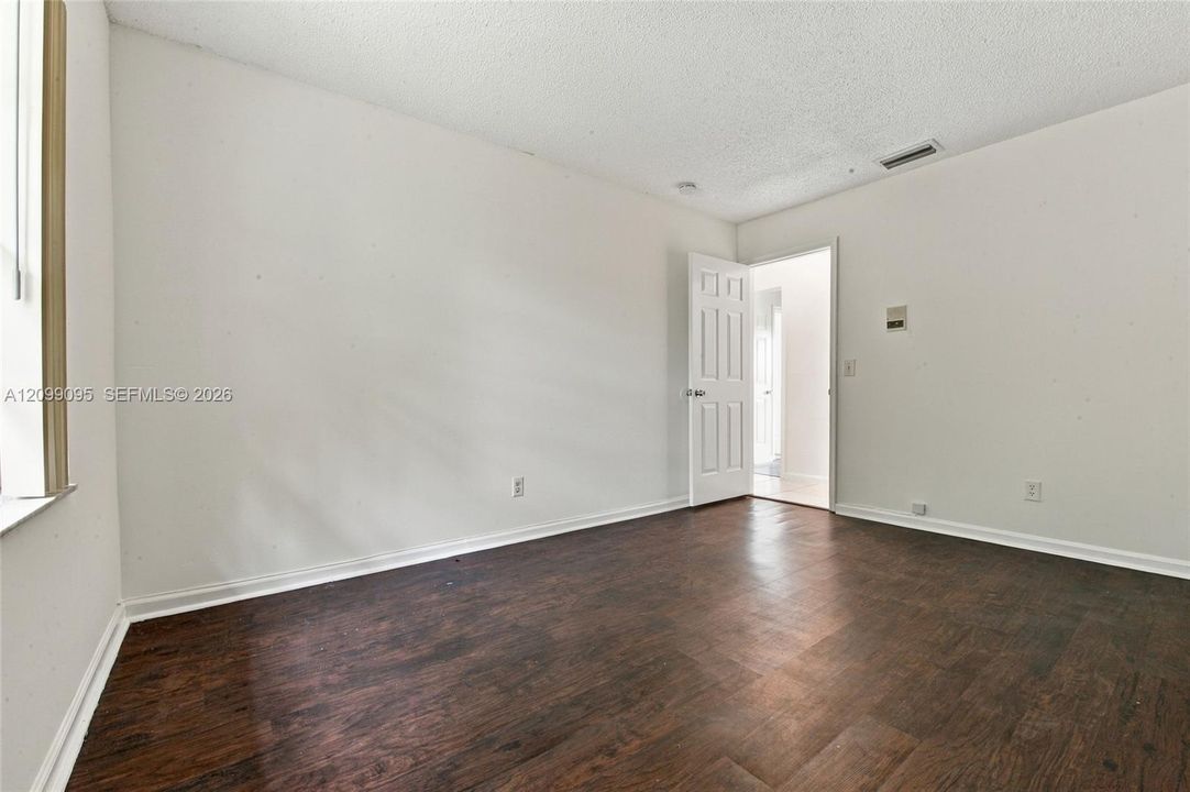 For Rent: $2,200 (3 beds, 2 baths, 1076 Square Feet)