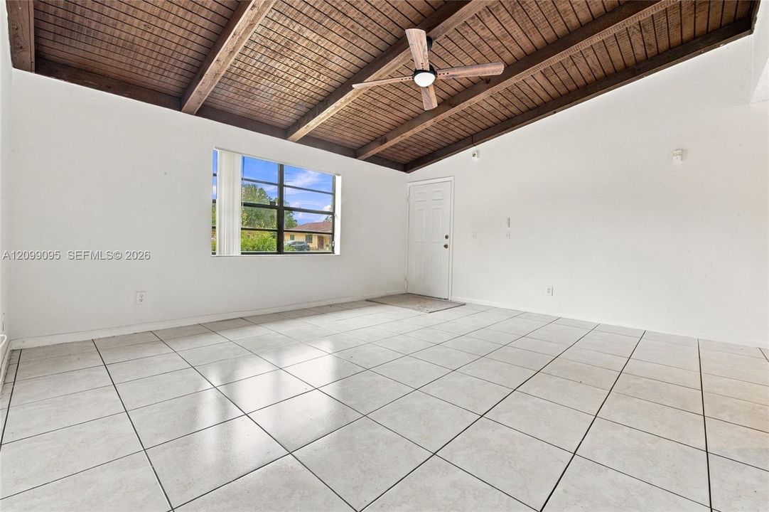 For Rent: $2,200 (3 beds, 2 baths, 1076 Square Feet)