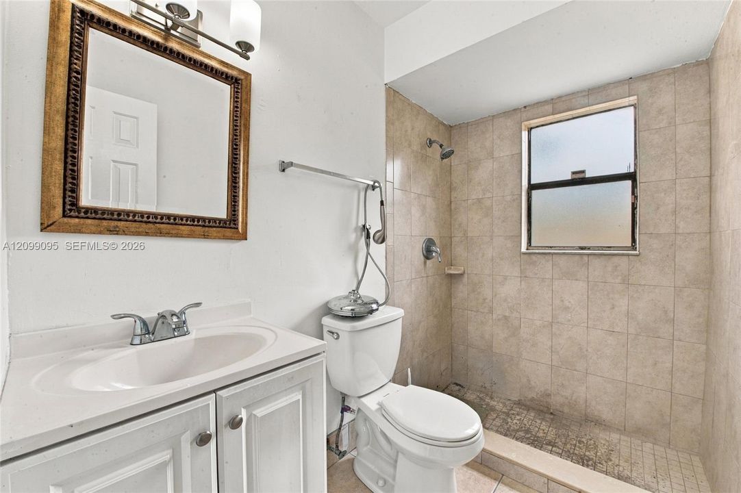 For Rent: $2,200 (3 beds, 2 baths, 1076 Square Feet)
