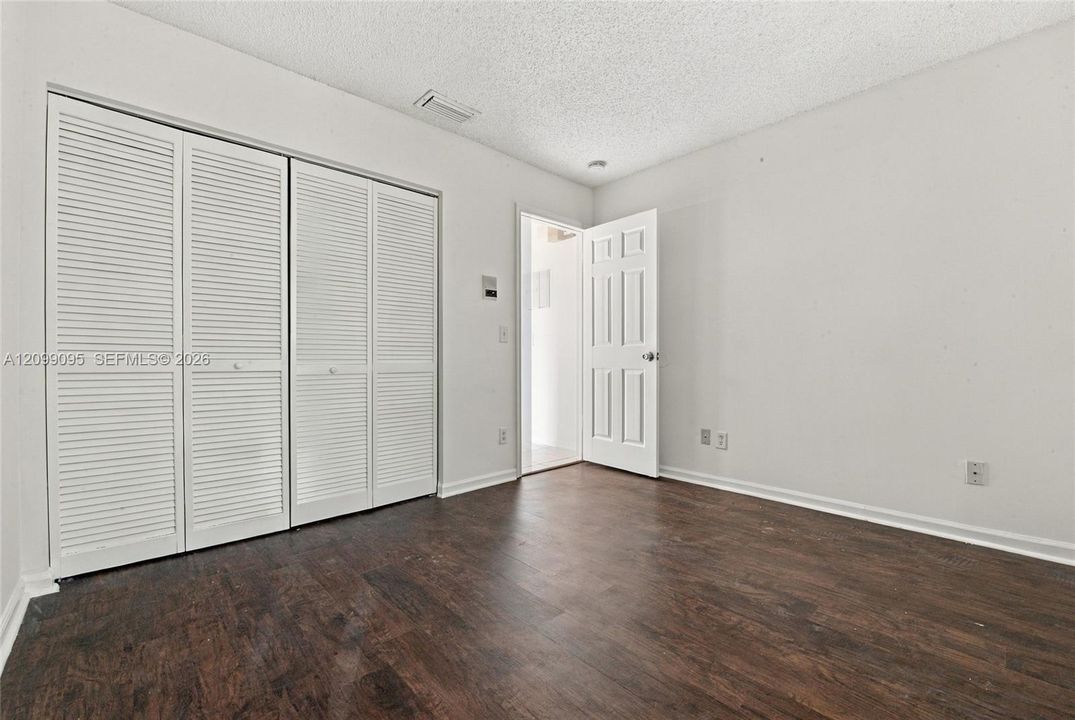 For Rent: $2,200 (3 beds, 2 baths, 1076 Square Feet)