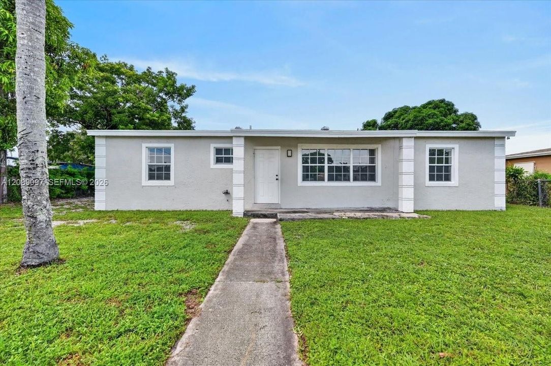 For Sale: $550,000 (4 beds, 2 baths, 1200 Square Feet)