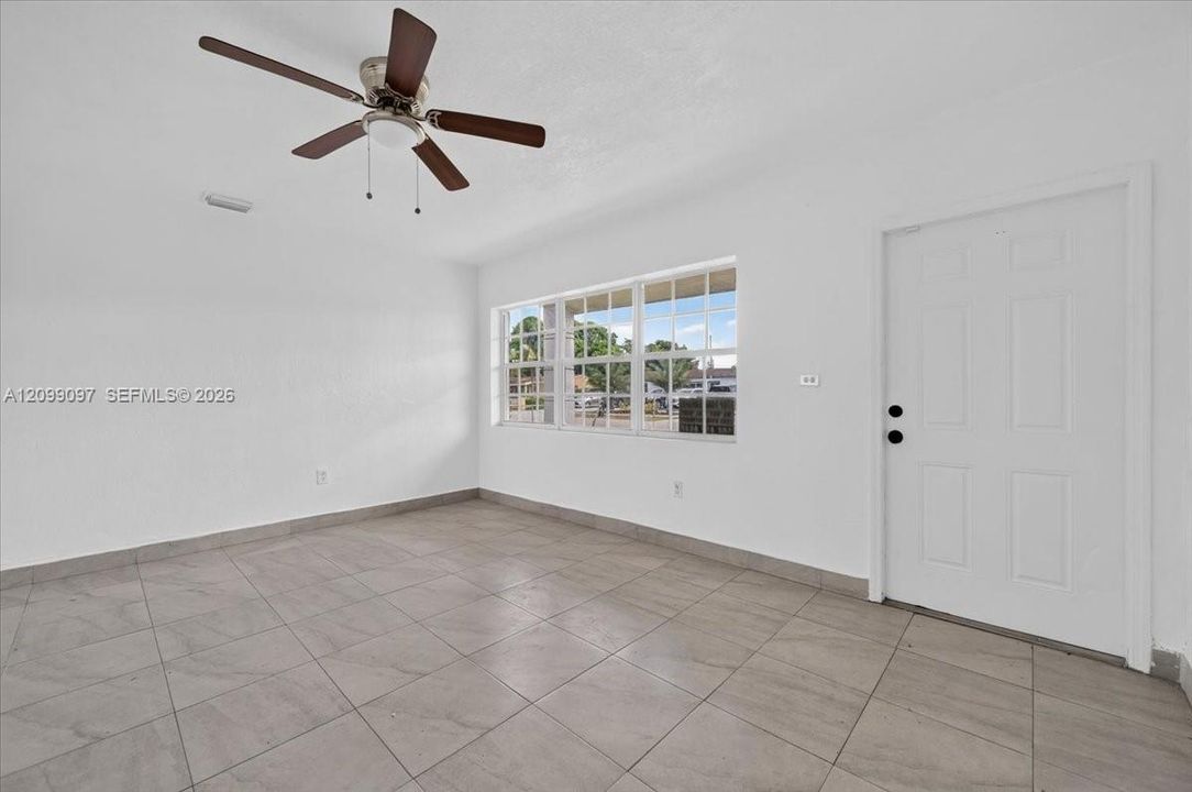 For Sale: $550,000 (4 beds, 2 baths, 1200 Square Feet)
