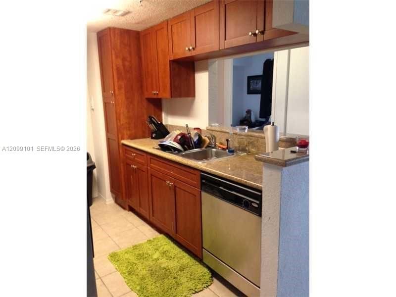 For Rent: $1,950 (1 beds, 1 baths, 620 Square Feet)