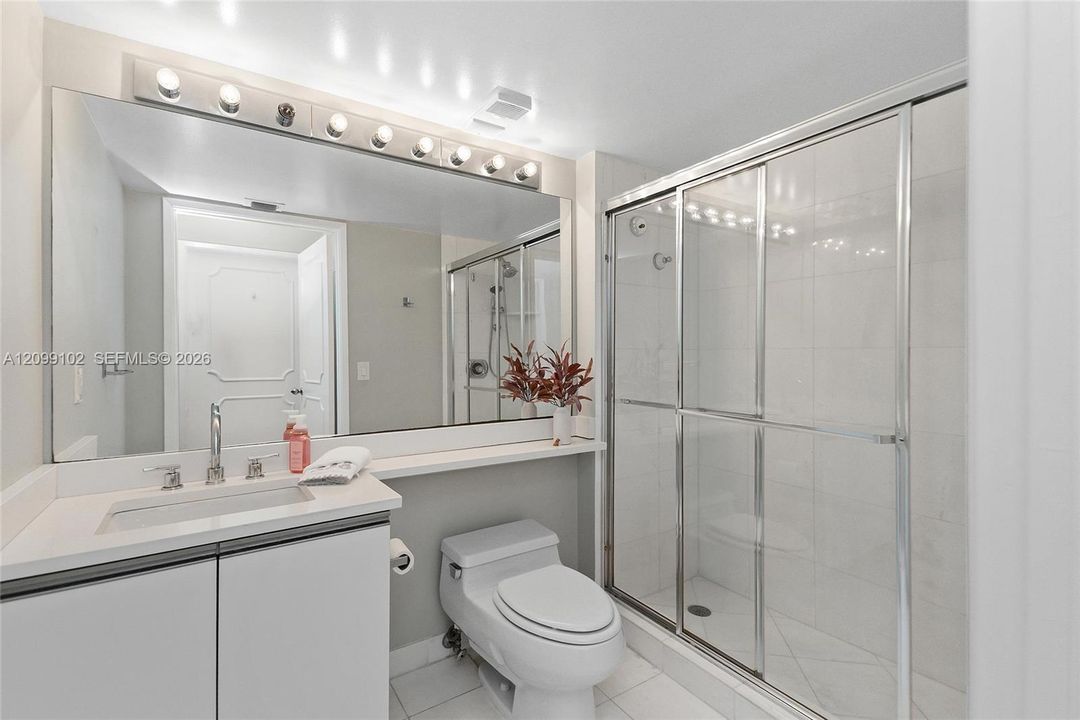 For Sale: $362,900 (2 beds, 2 baths, 1181 Square Feet)