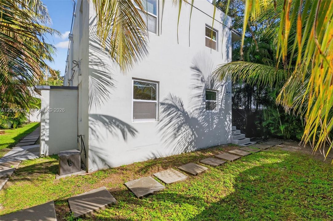 For Rent: $1,750 (1 beds, 1 baths, 500 Square Feet)